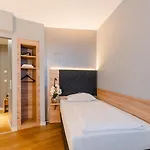 Rieker Hauptbahnhof