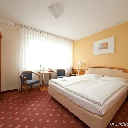 Rieker Hauptbahnhof Hotel 3*