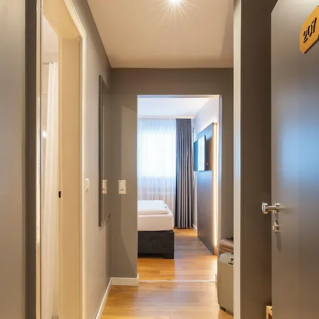 Plaza Rieker Hauptbahnhof Hotel