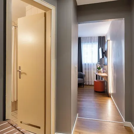Plaza Rieker Hauptbahnhof Hotel 3*