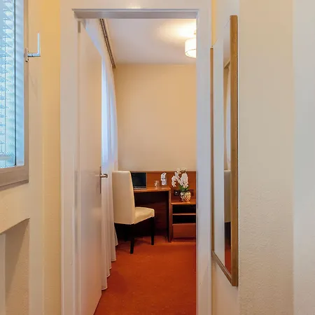 Plaza Rieker Hauptbahnhof Hotel