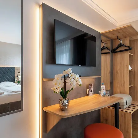 Hotel Rieker Hauptbahnhof 3*
