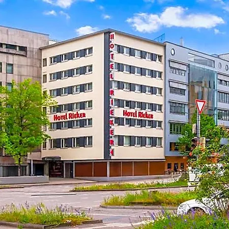 Plaza Rieker Hauptbahnhof 3*