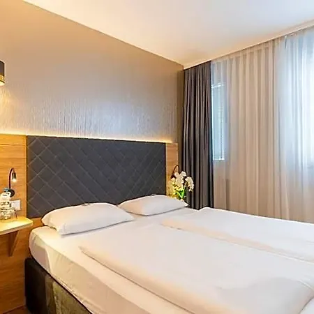 Szálloda Plaza Rieker Hauptbahnhof 3*