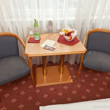 Rieker Hauptbahnhof Stuttgart