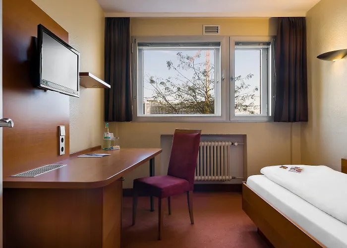 Plaza Rieker Hauptbahnhof Отель 3*