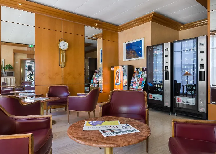 Plaza Rieker Hauptbahnhof 3*