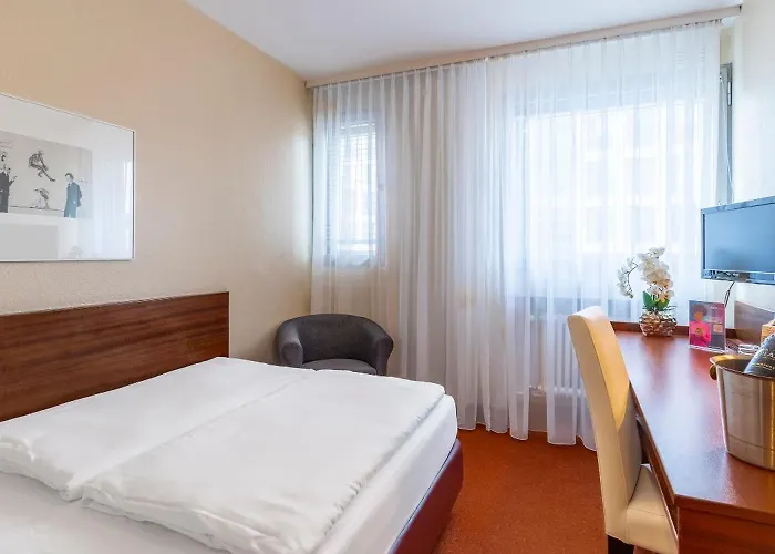 Plaza Rieker Hauptbahnhof Отель Штутгарт