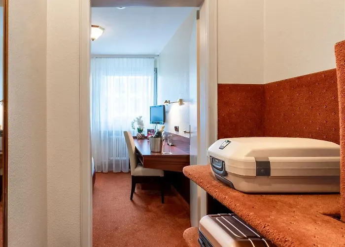 Отель Plaza Rieker Hauptbahnhof Штутгарт