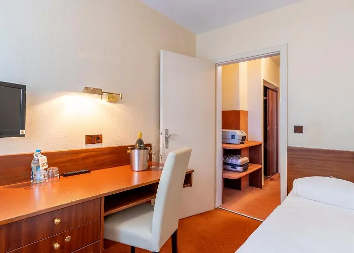 Plaza Rieker Hauptbahnhof 3* Штутгарт