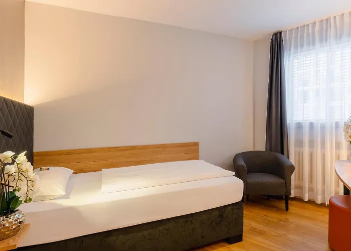 Plaza Rieker Hauptbahnhof