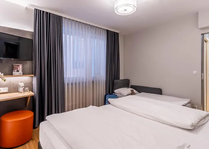 Plaza Rieker Hauptbahnhof Отель