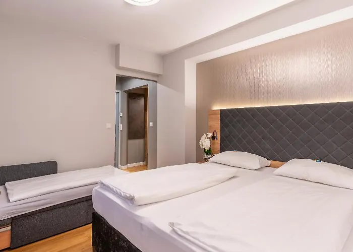 Отель Plaza Rieker Hauptbahnhof Штутгарт