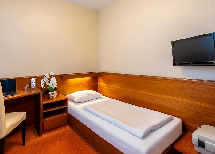 Plaza Rieker Hauptbahnhof 3* Штутгарт