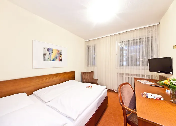 Plaza Rieker Hauptbahnhof Отель 3*