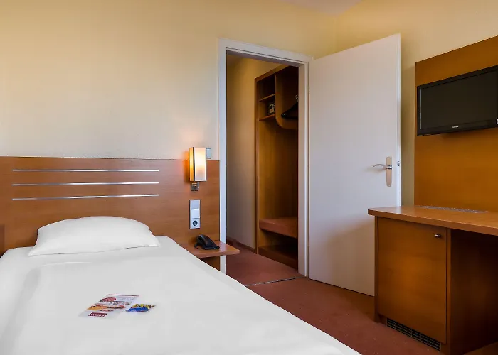 Plaza Rieker Hauptbahnhof