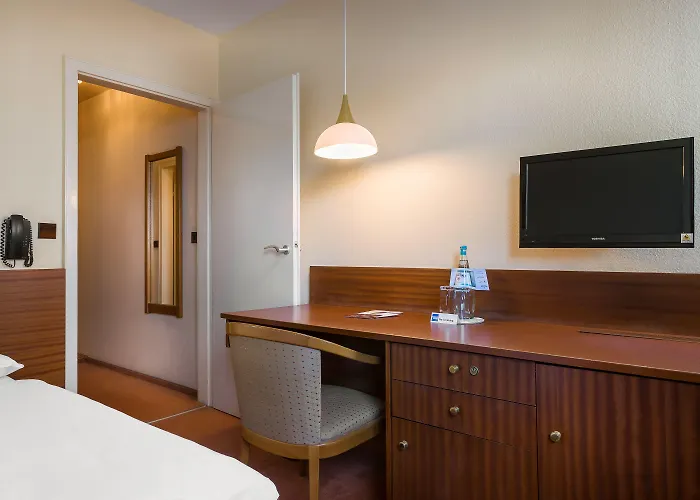 Plaza Rieker Hauptbahnhof Штутгарт