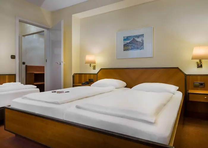 Plaza Rieker Hauptbahnhof Штутгарт