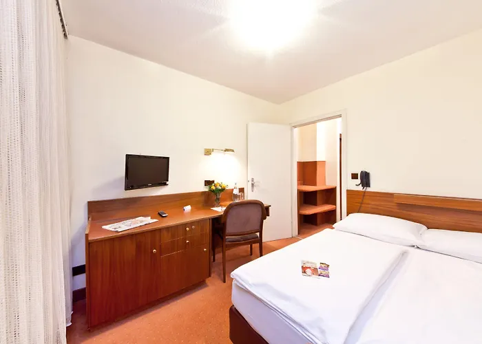 Отель Plaza Rieker Hauptbahnhof