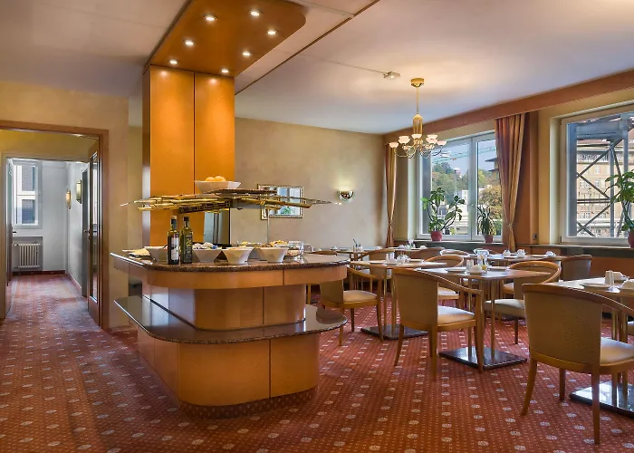 Plaza Rieker Hauptbahnhof 3*