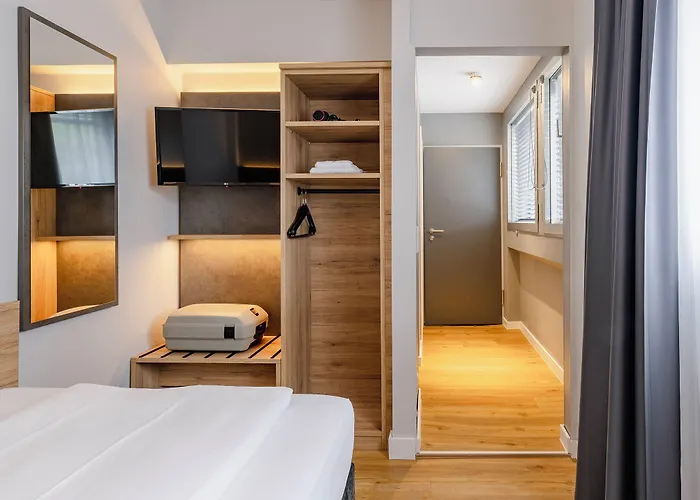 Отель Plaza Rieker Hauptbahnhof Штутгарт