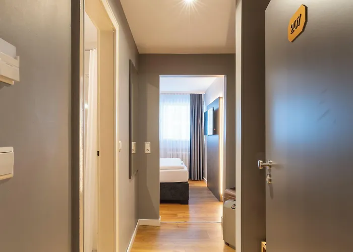 Plaza Rieker Hauptbahnhof Отель