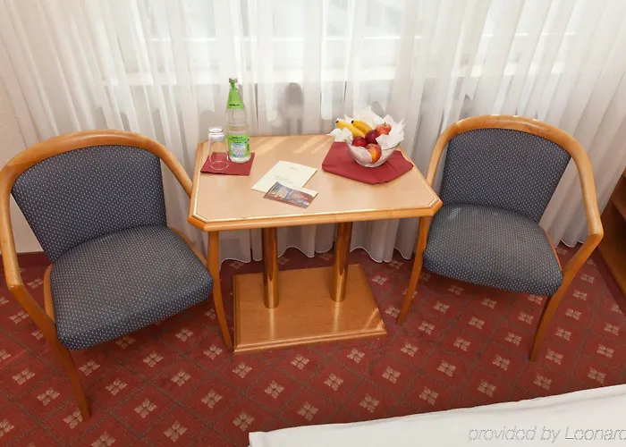 Plaza Rieker Hauptbahnhof Штутгарт