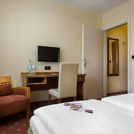 Plaza Rieker Hauptbahnhof Отель 3*